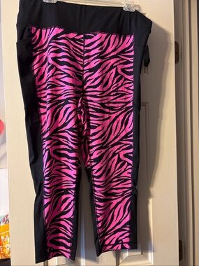 LuLaRoe Rise Collection Fearless Black And Pink Animal Print Workout Pants